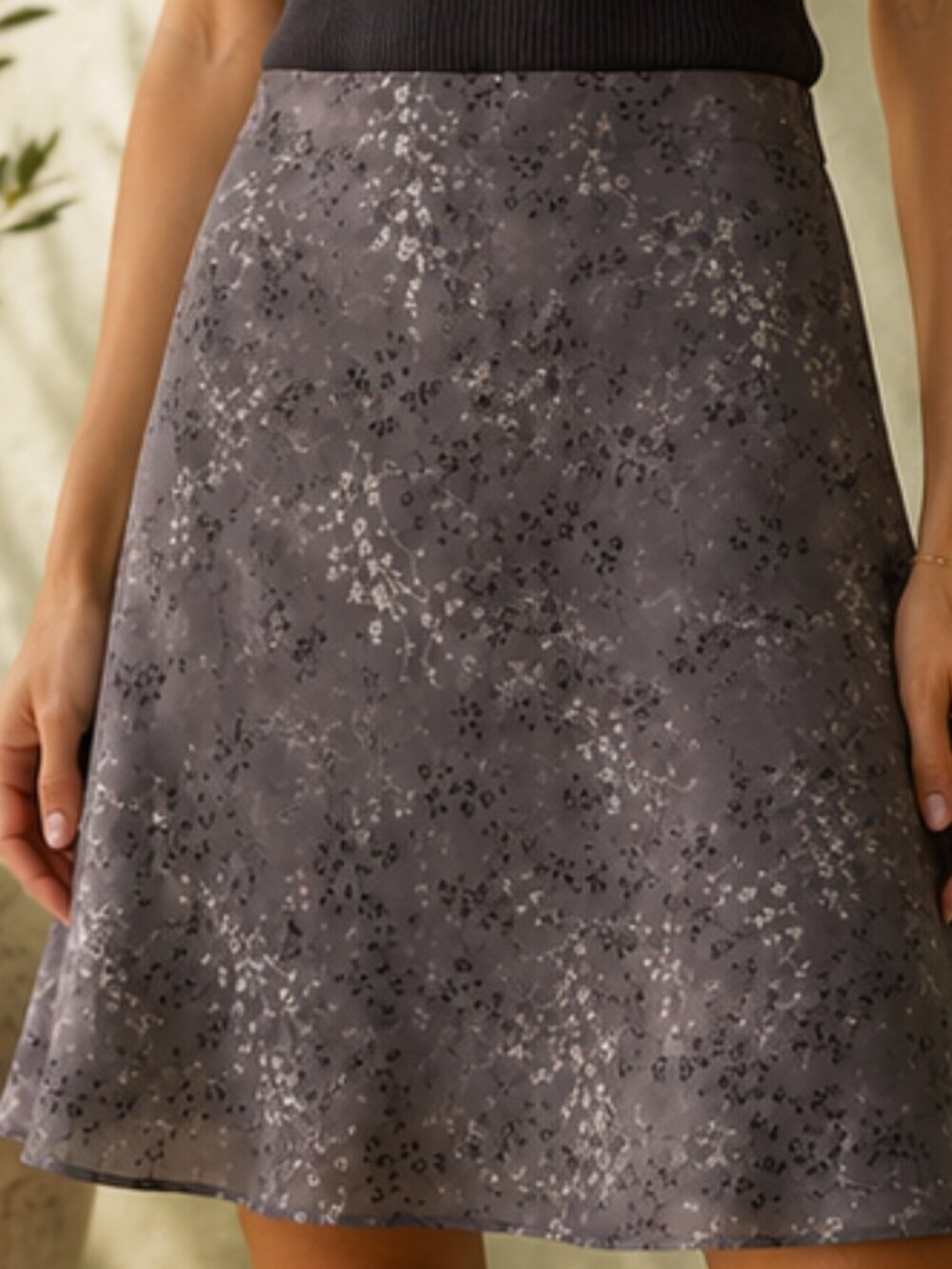 Vintage 100% Silk Floral Skirt Size 10 Gray Taupe Bias Cut Y2K - Picture 5 of 7